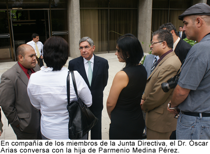 Dr. Óscar Arias Sánchez y miembros de la Junta Directiva del Colegio