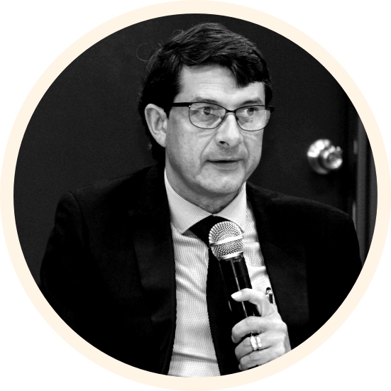 Martin Awad ¿Debe ser obligatoria la colegiatura de los profesionales en comunicación?